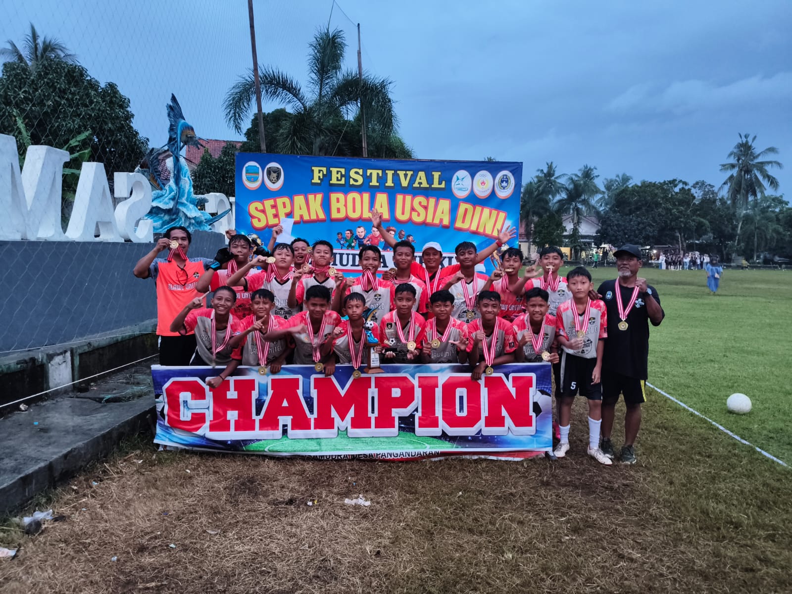 TOP BGT! Slawi United U-13 Kabupaten Tegal Juara 1 Samudra Cup Pangandaran