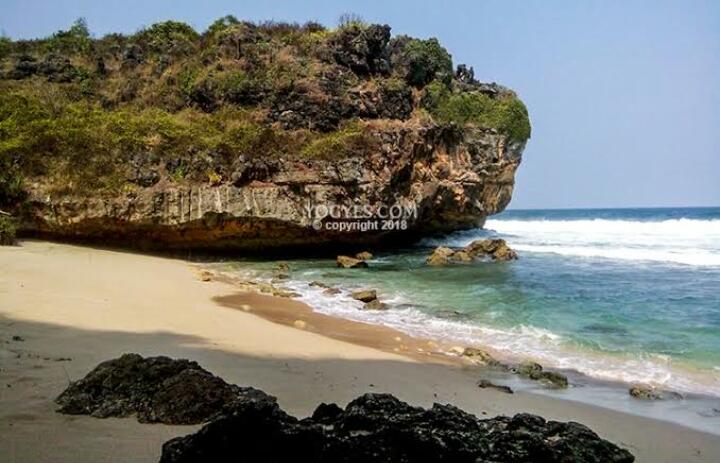 Rekomendasi 5 Pantai Tersembunyi di Gunung Kidul Yogyakarta, Anti Nyesel!