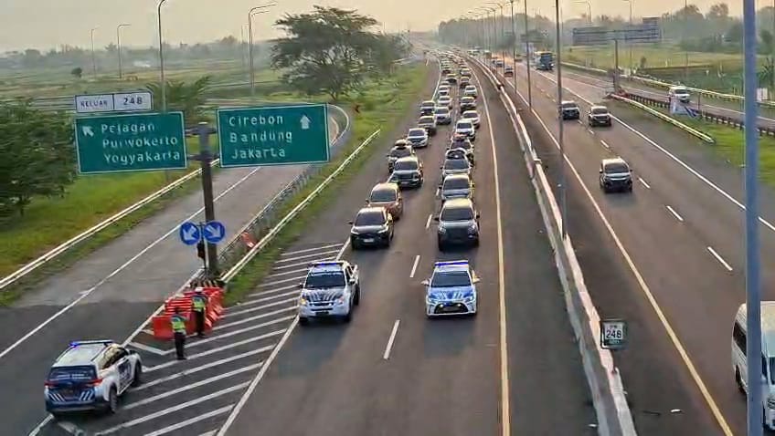 One Way Tol Trans Jawa Diberlakukan, Pantura Brebes dari Arah Timur Ramai