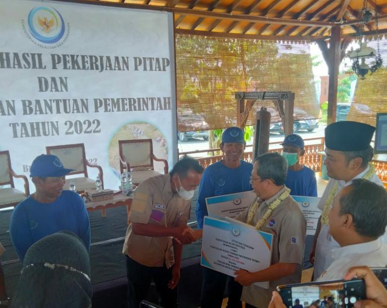 Tingkatkan Produktivitas, Pemkab Brebes Terima Bantuan Lima Paket Bantuan Irigasi Tambak