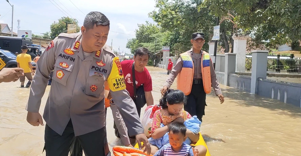 3 Tanggul Sungai Cisanggarung Brebes Jebol, 775 Kepala Keluarga Kebanjiran 