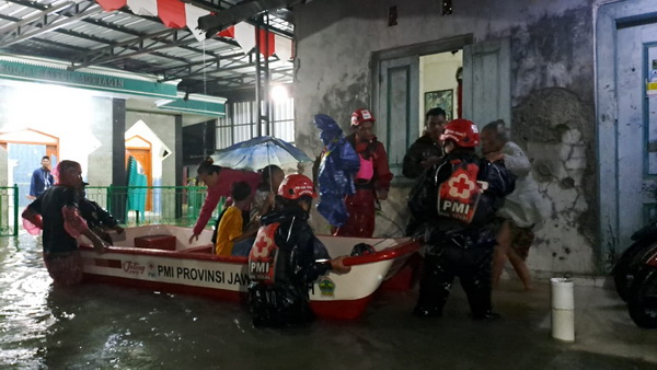 14 Desa di Kabupaten Tegal Terendam Banjir, Ribuan Warga Mengungsi