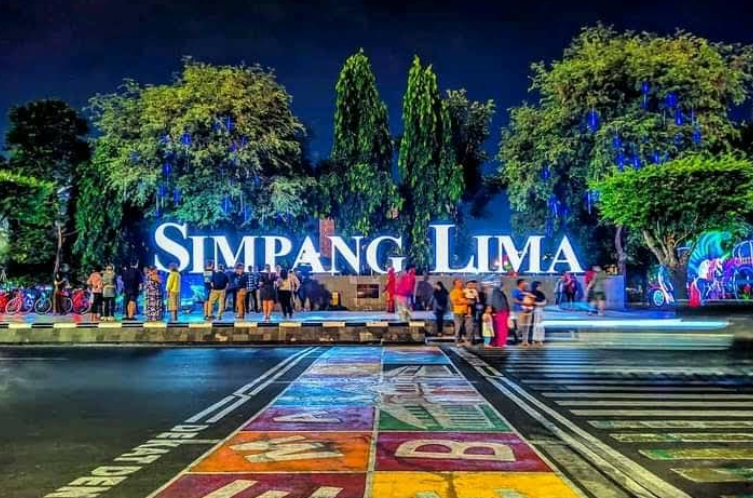 Daftar Street Food Simpang Lima Semarang, Surganya Kuliner Malam Murah Meriah 2025