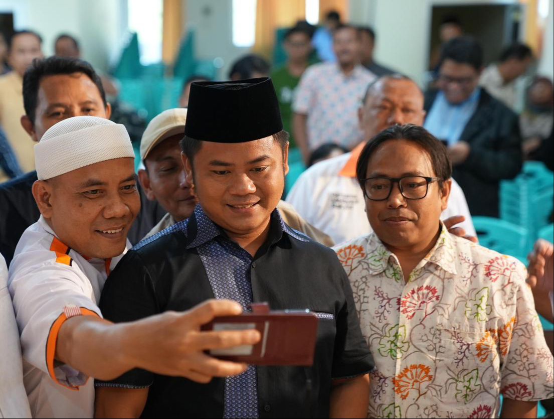 Lahir di Keluarga Sederhana, Calon Bupati Tegal Ini Dulunya Bocah yang Biasa Jalan Kaki ke Sekolah 