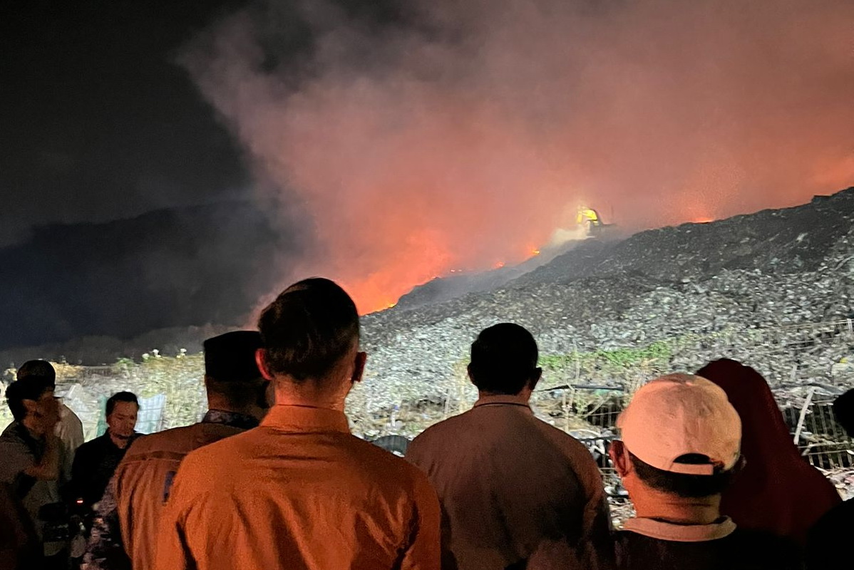 TPA Jatibarang Semarang Kebakaran, Pj Gubernur Jateng: Jangan Sampai Api Merembet Kemana-mana