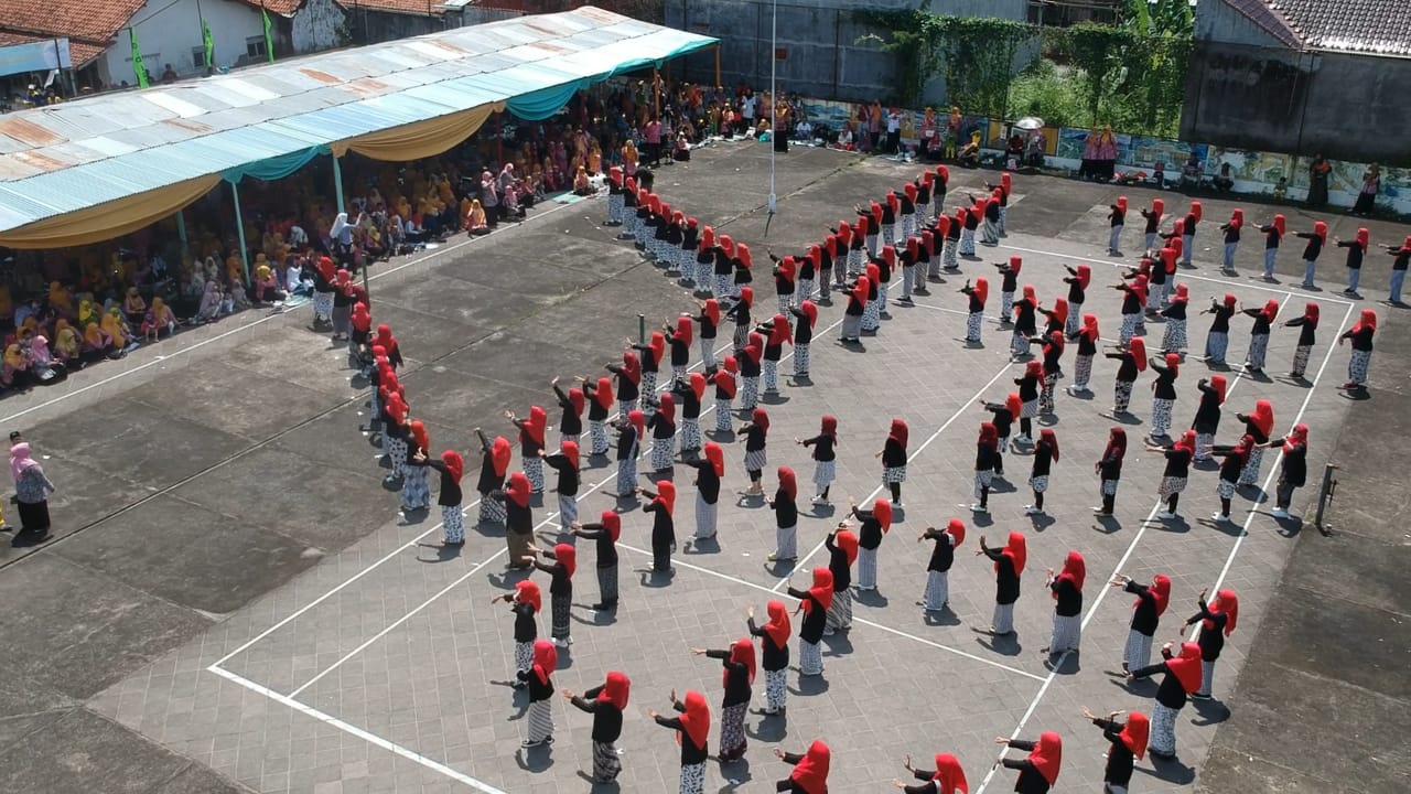 148 Guru Raudlatul Athfal di Kabupaten Tegal Tampilkan Tari Kolosal Meriahkan HAB