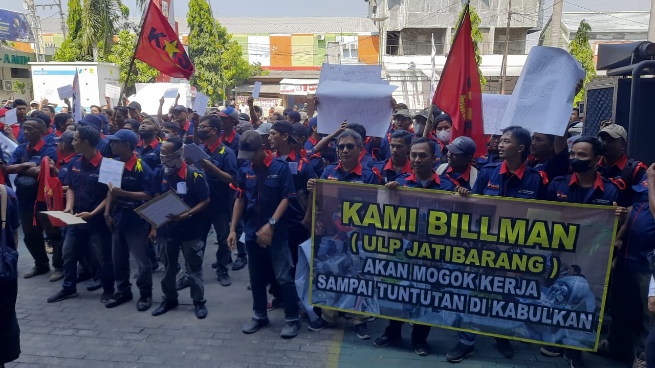 BREAKING NEWS! Ratusan Buruh Billman Demo Kantor PLN Tegal, Ini Tuntutan yang Disampaikan  