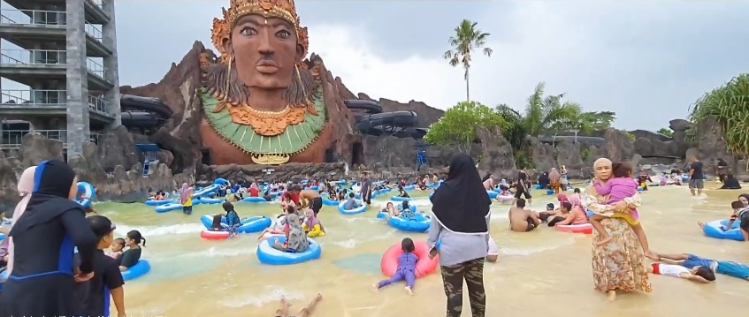 3 Waterpark di Jawa Tengah Ini Punya Konsep Unik dan Bikin Betah