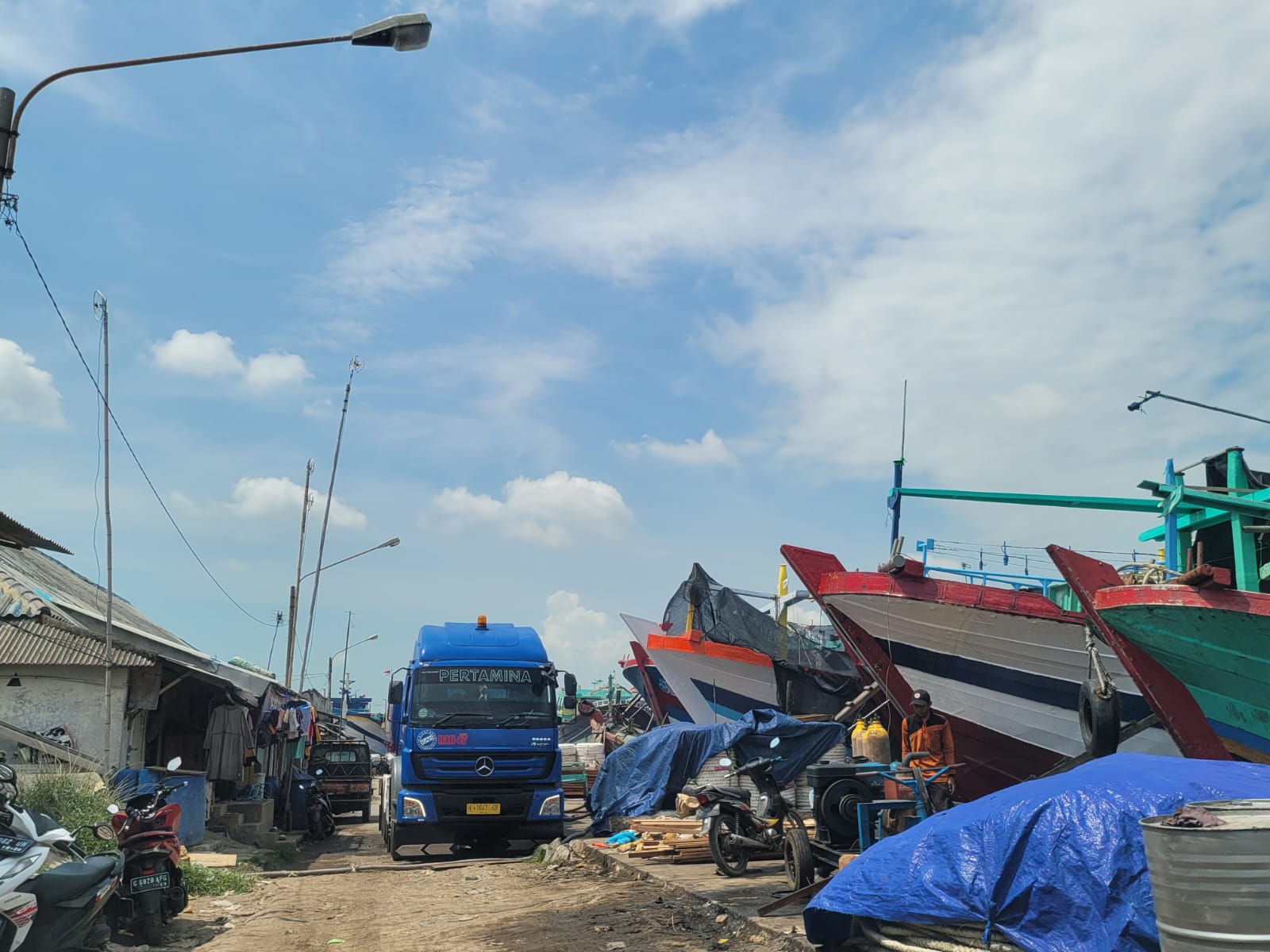 Jawab Tuntutan Nelayan, Pertamina Izinkan Pembelian Solar Melalui Agen Diantar Hingga Pinggir Pelabuhan 