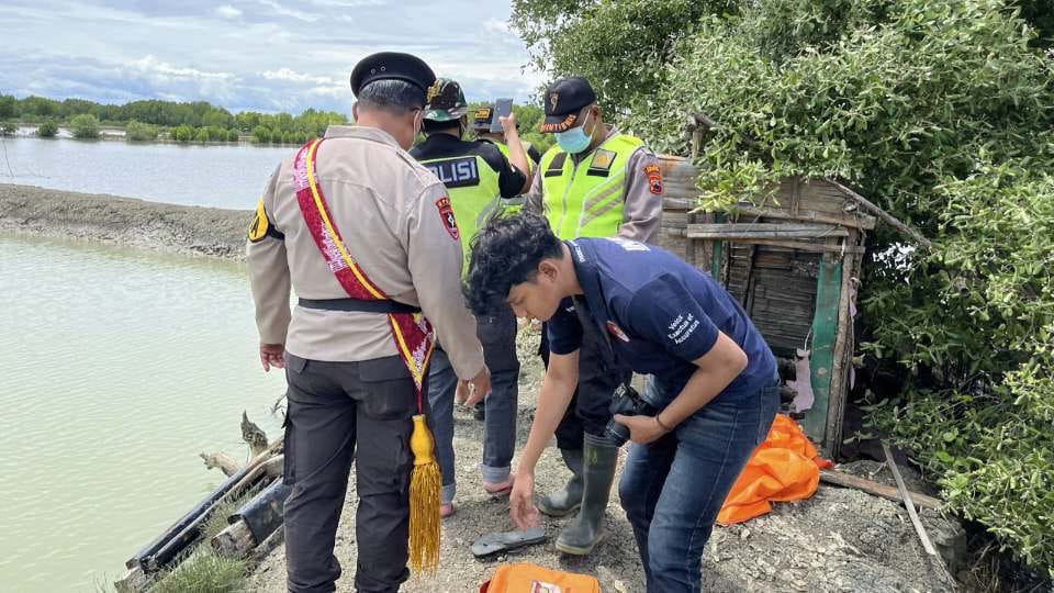 Mayat Pria Tanpa Identitas di Brebes Ditemukan dalam Gubuk Tambak 