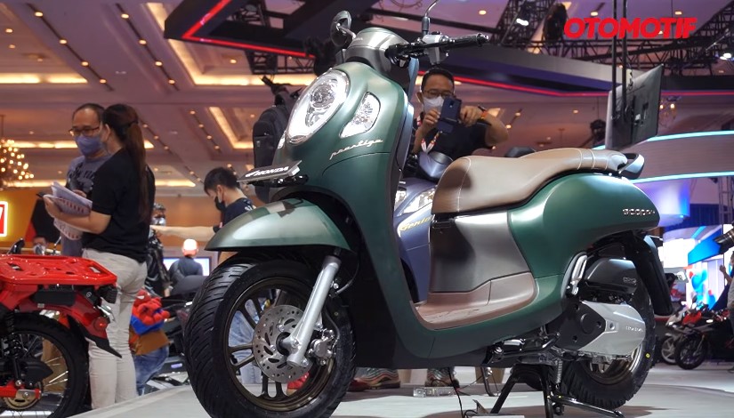 Simulasi Kredit Honda Scoopy 2023 dengan Tampilan Warna Terbaru