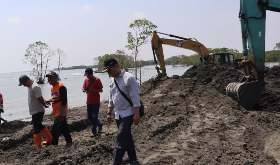 Pembuatan Tanggul Permanen untuk Atasi Abrasi di Pantai Brebes Butuh Rp255 Milyar