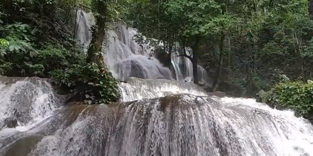 Pesona dan Mitos Air Terjun Mata Buntu, Ada Batu Berbentuk Kelamin Pria yang Dipercaya Bisa Berikan Keturunan