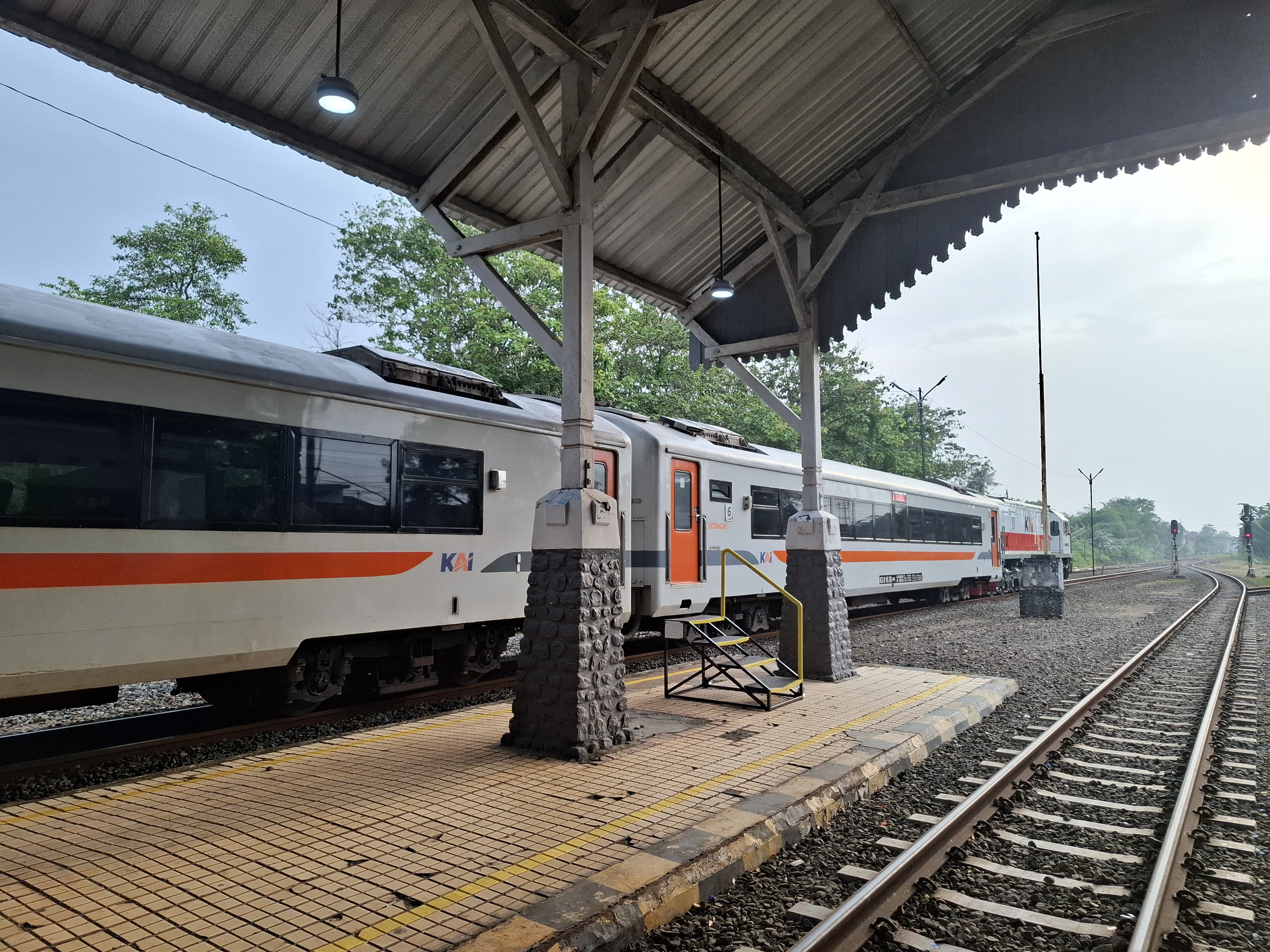 Insiden Bekasi Timur Sebabkan 198 Penumpang Kereta Api di Jateng Batalkan Tiket