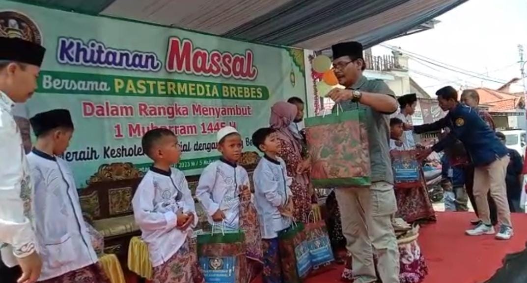 Komunitas Grup FB di Brebes Gelar Khitanan Massal, Anggota DPRD Beri Apresiasi