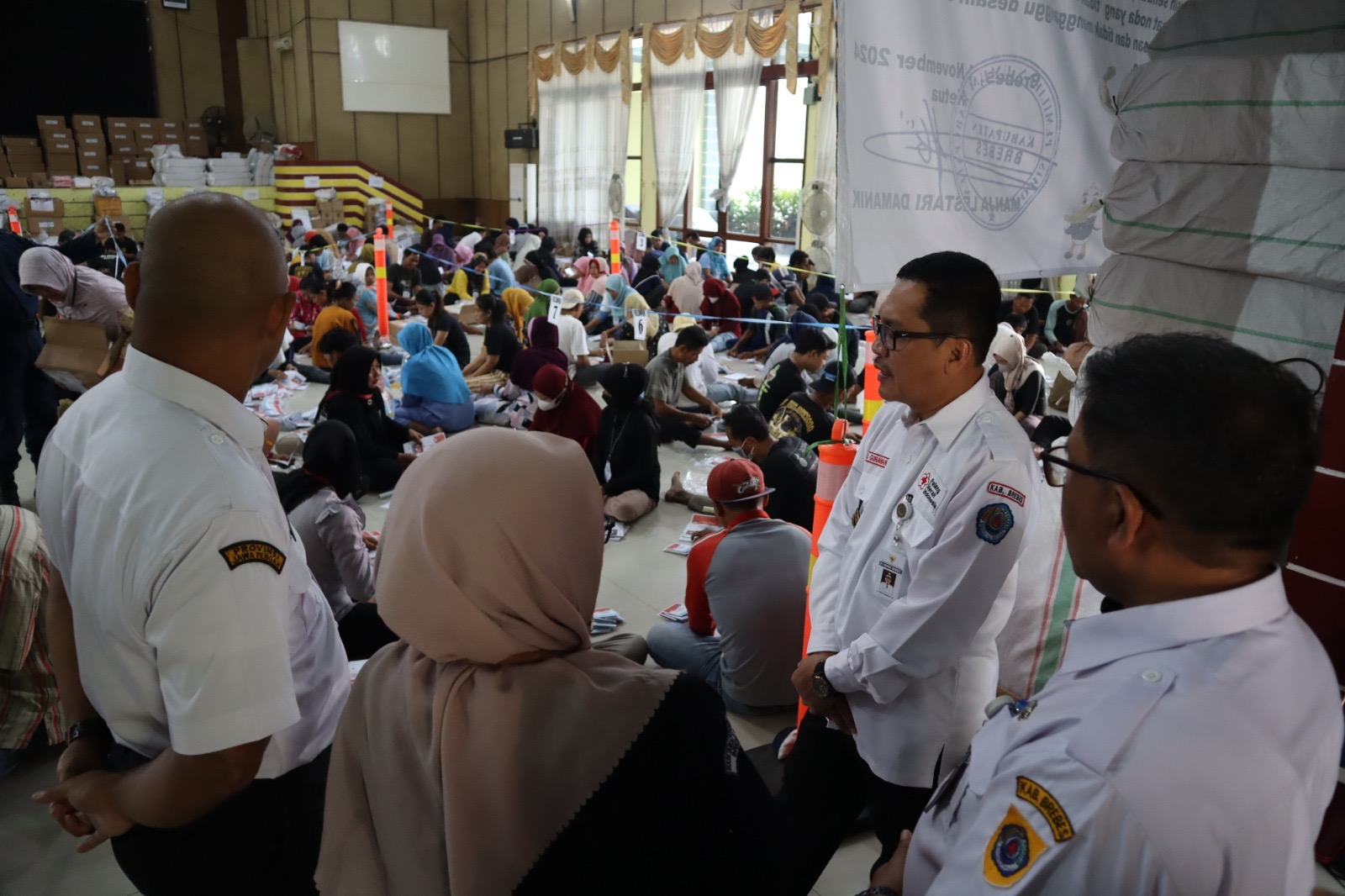 Pj Bupati Brebes Pastikan Kondisi Logistik Pilkada Aman