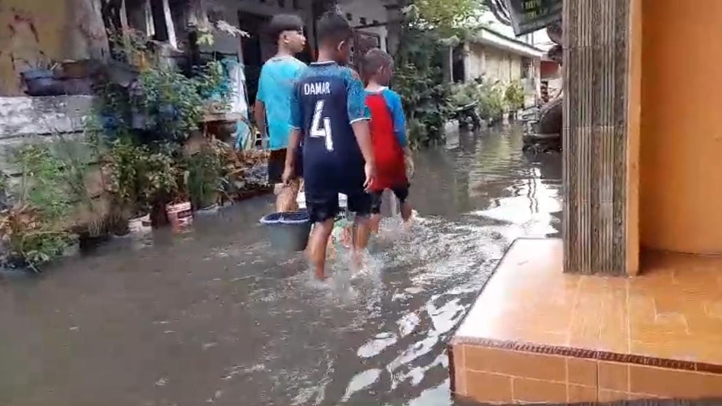 Diguyur Hujan Deras, Sejumlah Rumah di Pesisir Pantura Tegal Terendam Banjir