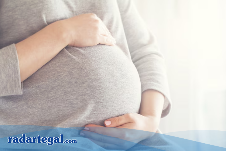 Mitos Ibu Hamil Wajib Membawa Gunting saat Malam Hari di Jawa