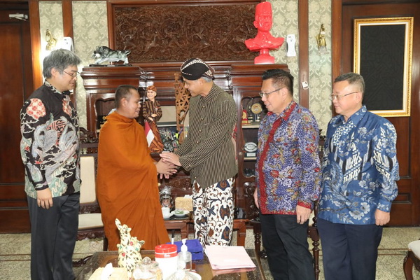 Bahas Peringatan Waisak 2023 di Borobudur, Perwakilan Umat Buddha Temui Ganjar 