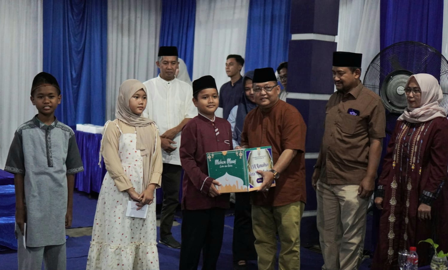 Peduli Yatim Piatu dan Lansia, Perumda Air Minum Tirta Mulia Pemalang Salurkan Santunan 