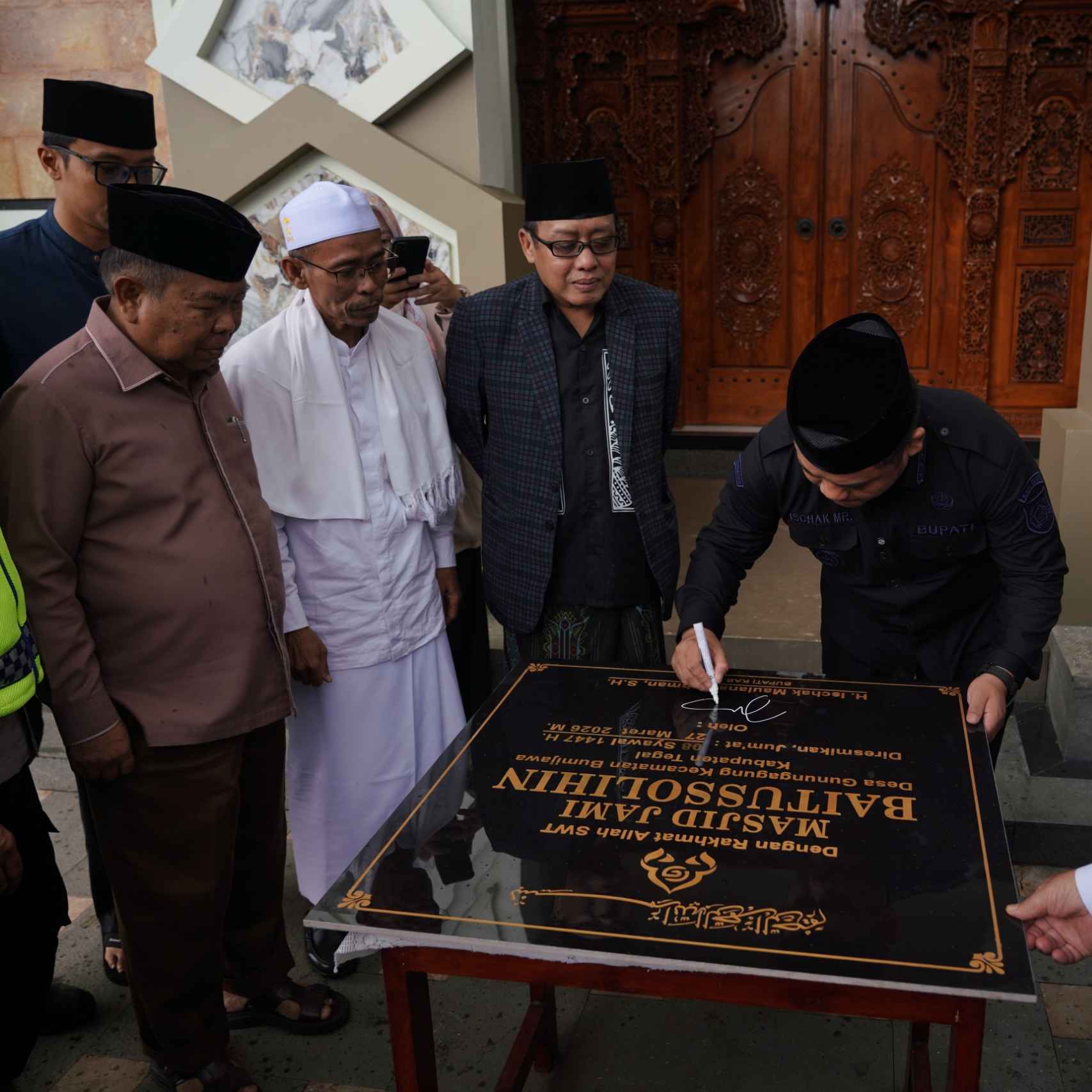 Bupati Tegal Resmikan Masjid Baitus Solihin Gunungagung Senilai Rp4 M Lebih