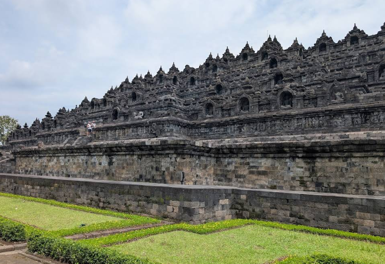10 Wisata Budaya di Jawa Tengah yang Paling Hits 2025, dari Candi Borobudur hingga Kampung Batik Laweyan