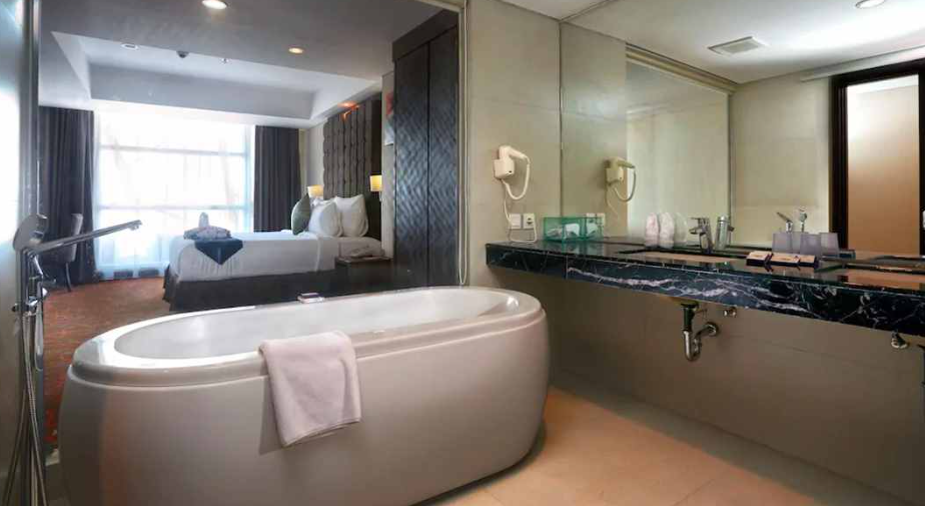 Penginapan dengan Bathtub di Semarang, Rekomen buat Pasangan Baru Menikah!