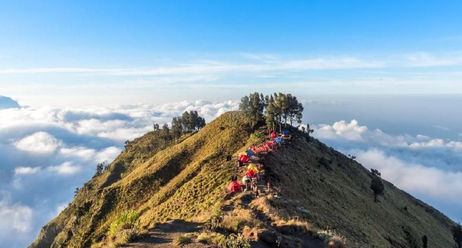 Jangan Sembarangan! Ini 5 Mitos di Gunung Rinjani yang Dianggap Nyata