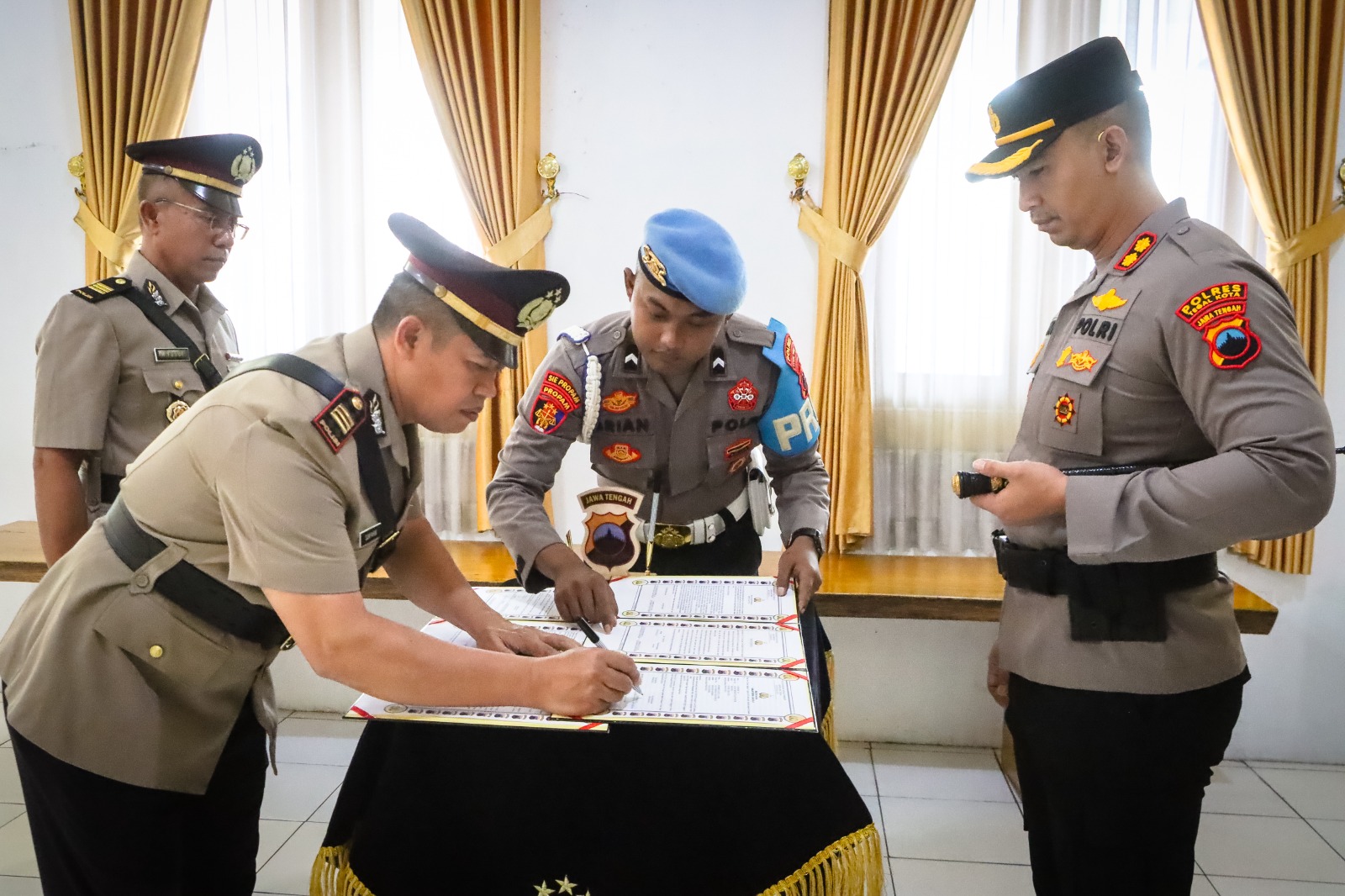 Lantik Kapolsek, Kapolres Tegal Kota: Adanya Pelabuhan Jadikan Tegal Barat Strategis Namun Rawan