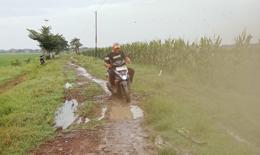 Awal Tahun 2026! Warga Kembali Protes Jalan Rusak di Brebes