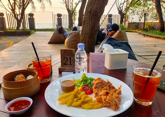 8 Kafe di Jepara Dekat Pantai Paling Romantis untuk Sunset dan Dinner