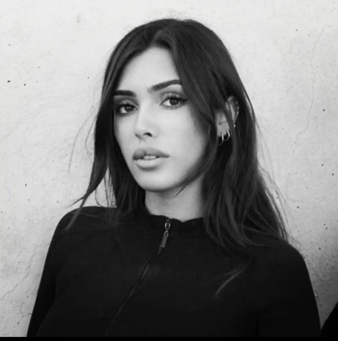 Istri Baru Kanye West Bianca Censori Muncul di Publik, Sekilas Mirip Kim Kardashian