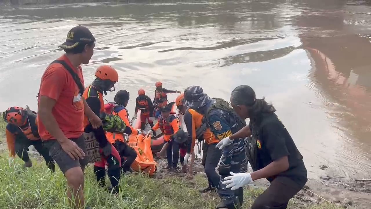 Hari ke-3 Pencarian, Pria Mabuk yang Tenggelam di Sungai Pemali Brebes Ditemukan Meninggal