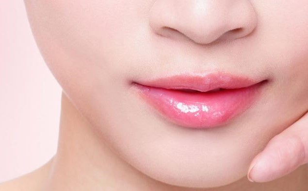 Bibir Hitam dan Kering? Jangan Khawatir, Ini 5 Cara Membuat Bibir Pink secara Alami dengan Gampang dan Cepat