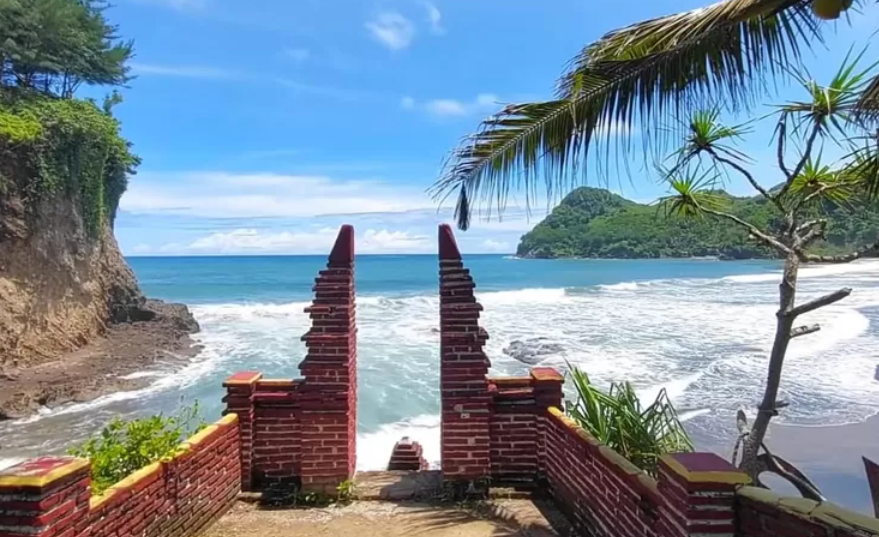 Pantai Eksotis di Kebumen yang Bisa Destinasi Anti-Mainstream buat Healing