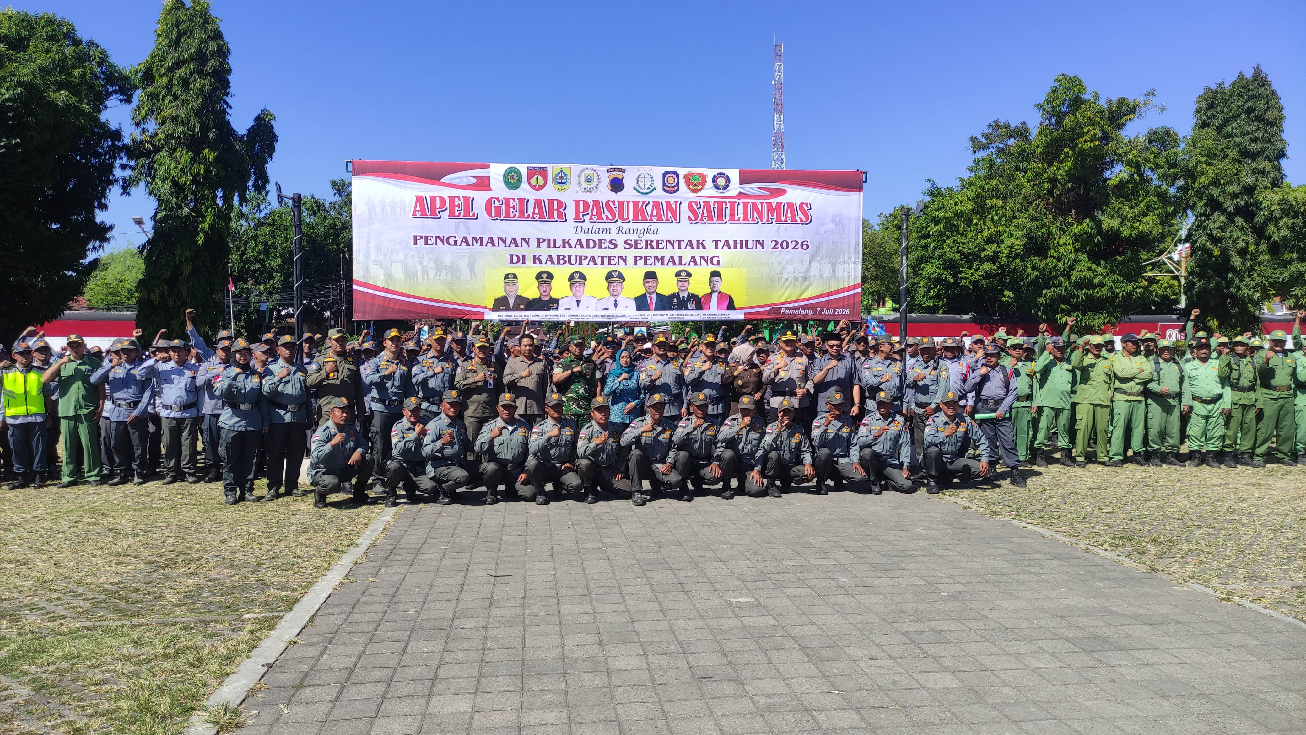 Apel Gelar Pasukan Satlinmas Digelar, Bupati Pemalang Tekankan Pilkades Damai dan Kondusif