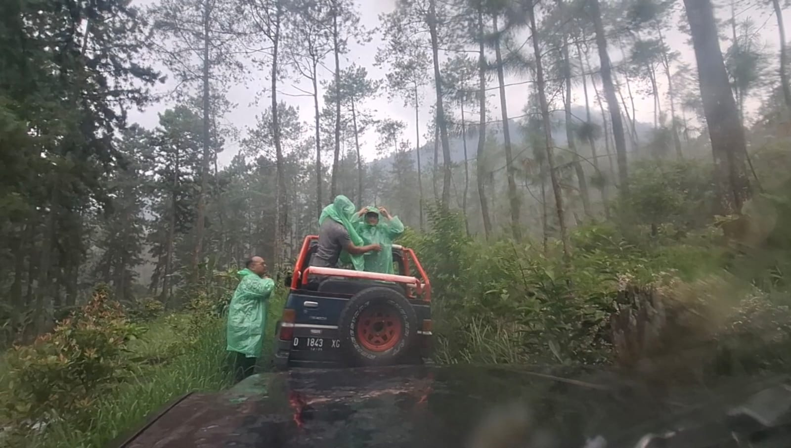 Jalur Off Road Tatamba Guci Tegal Jadi Ajang Uji Nyali Jeep Adventure   