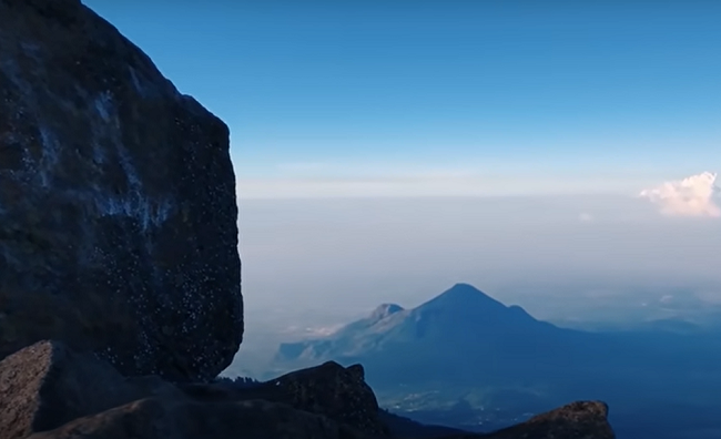 Terkenal Keramat, Inilah Mitos Gunung Tertinggi di Jawa Timur Ke 2, Jangan Gunakan Pakaian Merah
