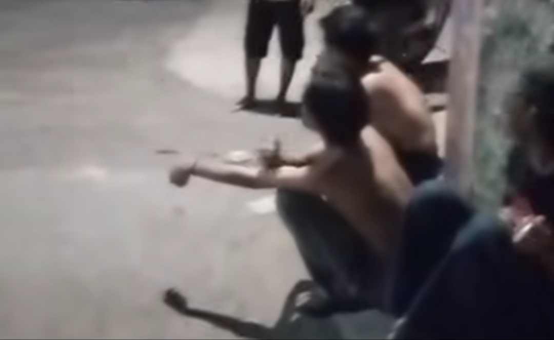 Sejumlah Pria Diduga Gengster di Brebes Diamankan Warga, Videonya Viral