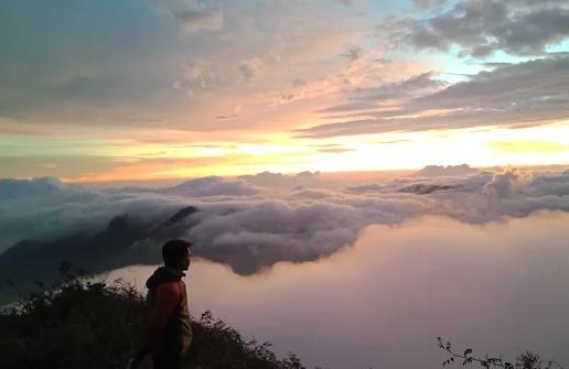 4 Spot Sunrise di Gunung Prau Wonosobo Terindah, Negeri di Atas Awan