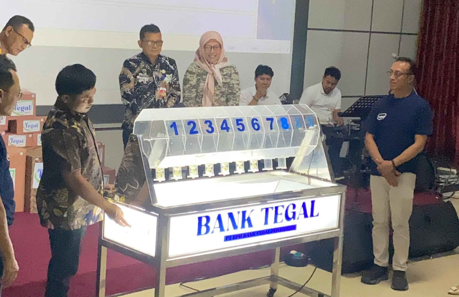 Mudahkan Nasabah, Bank Tegal Didorong Percepat Layanan Mobile Banking 