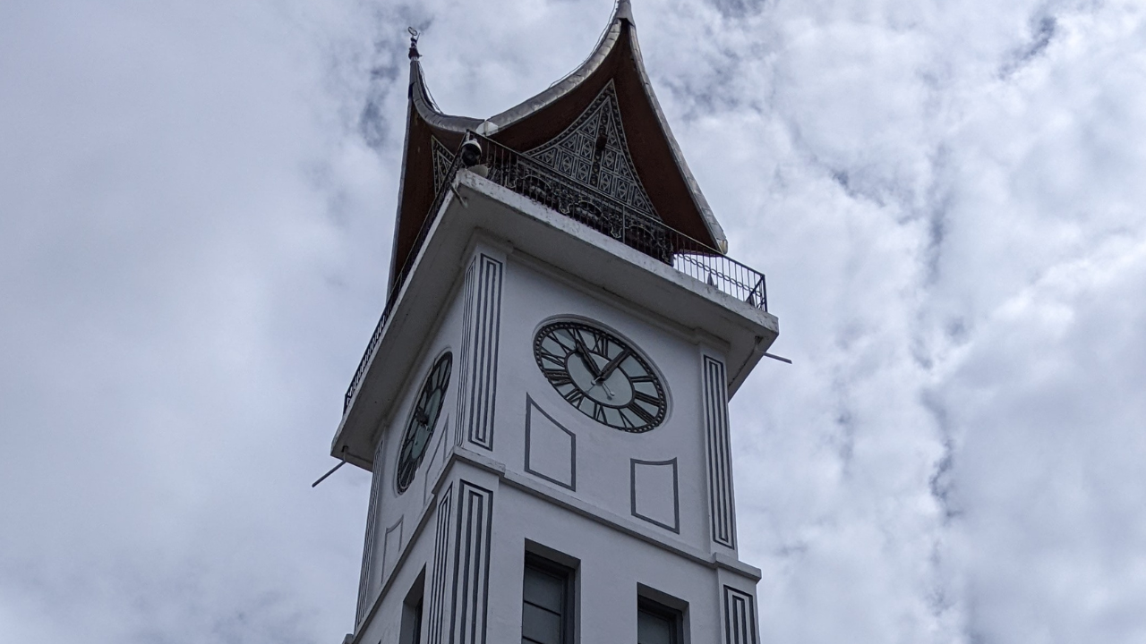 Dari Candi Hingga Jam Gadang, Inilah Ketenaran 5 Kota Terkecil di Indonesia