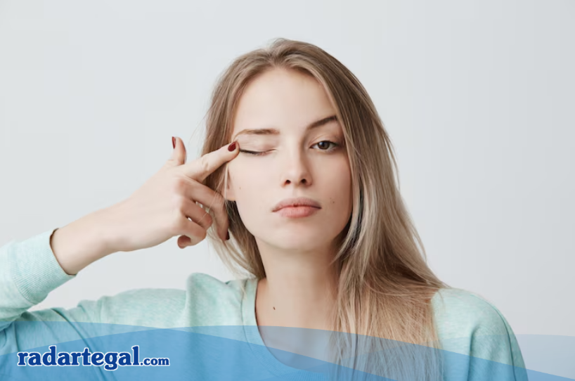 Makna Mitos Bulu Mata Jatuh di Bebera Negara, Pertanda Baik atau Buruk?