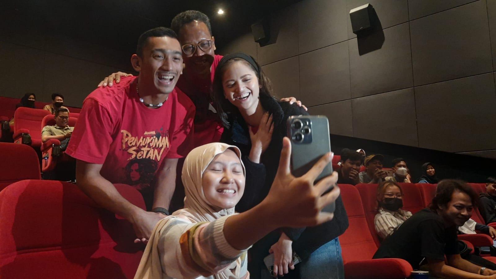 Film Horor Indonesia Pemukiman Setan, Kisah Perampokan Rumah Tua Berujung Teror Santet Median