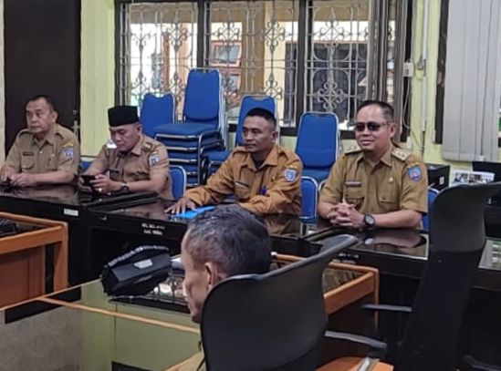 Audiensi ke DPRD soal Pemberhentian Perangkat Desa, Kades Brekat Didampingi DPC Apdesi