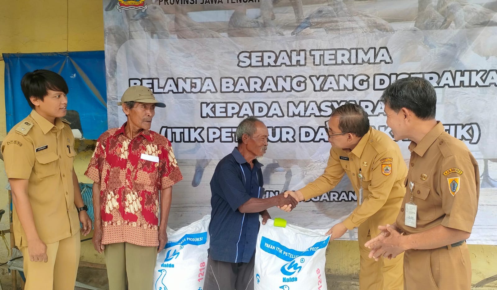 Bantu Warga Kurang Mampu di Brebes, DPKH Jawa Tengah Salurkan 900 Ekor Itik