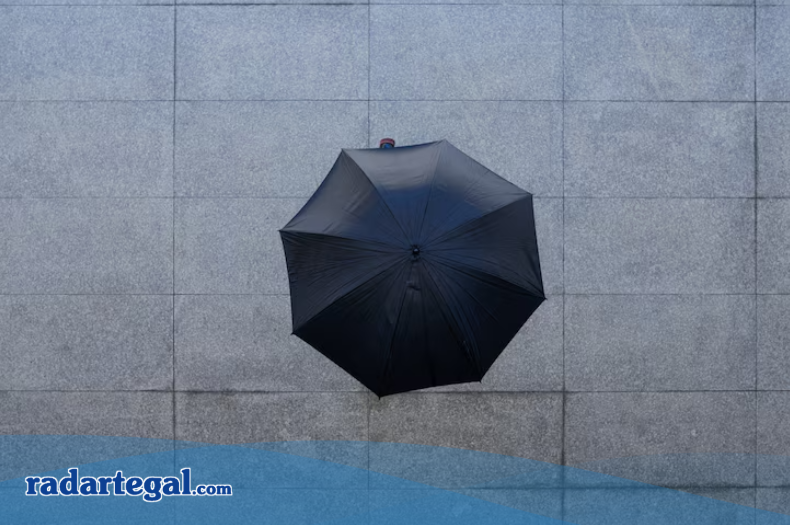 Mitos Membuka Payung di Dalam Rumah, Bisa Datangkan Kesialan?