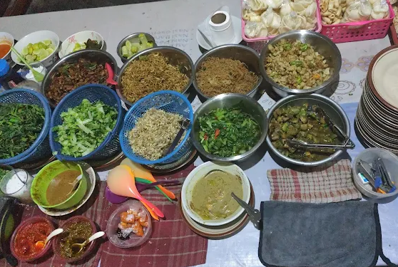 7 Tempat Makan Murah Dekat UNS Solo, Ramah Kantong dan Ramai Mahasiswa