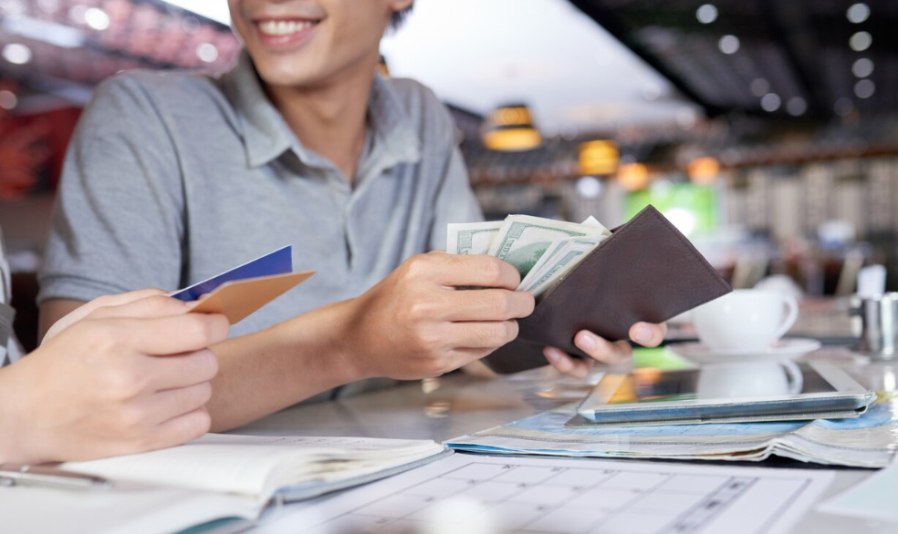 Pinjaman Instan DANA Tanpa KTP: Solusi Cepat Dana Mudik Lebaran, Cair Rp2 Juta dalam 5 Menit!