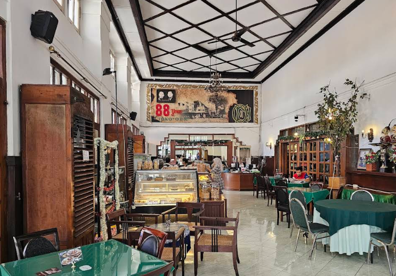 7 Tempat Makan Legendaris di Semarang yang Masih Eksis Puluhan Tahun